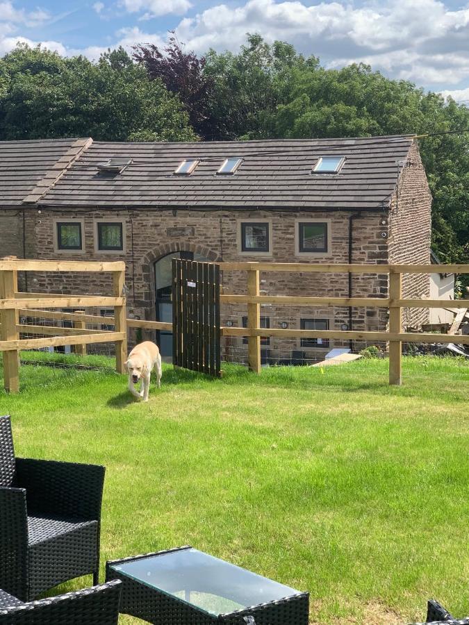 Unique Barn Conversion In Saddleworth Олдхам Экстерьер фото
